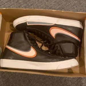 w blazer mid ‘77 infinite - nike - women’s size 9